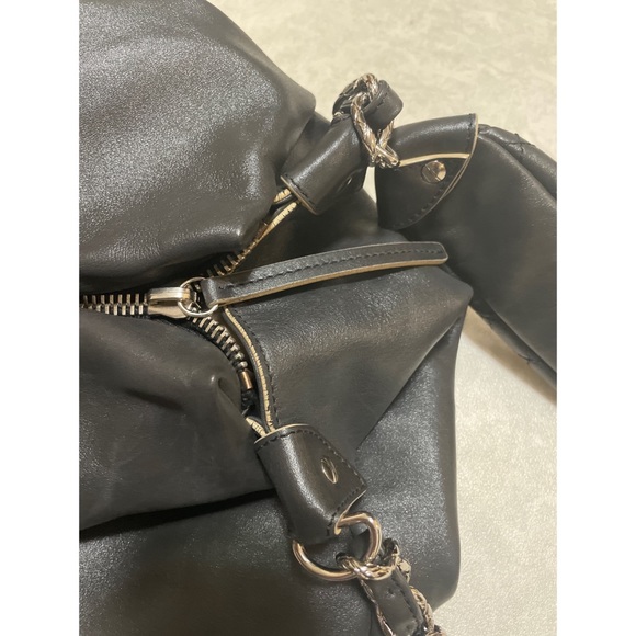 SALE!!! ๐๐๐Chanel Hobo large CC stitched with pouch Bag - Picture 12 of 16